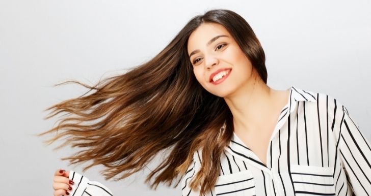 Faciliter le lissage des cheveux avec des produits naturels